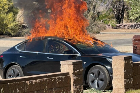 Chuyên gia: "Xe điện đang bị hiểu lầm về nguy cơ hỏa hoạn"