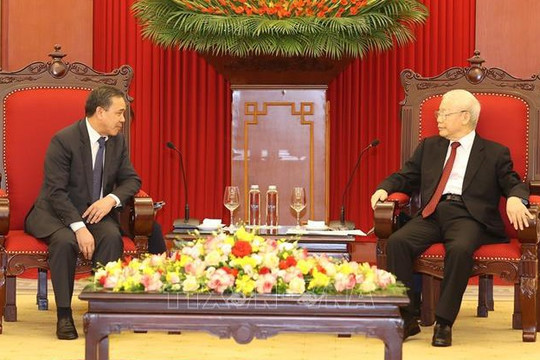 Tổng Bí thư tiếp Đại sứ Lào tại Việt Nam