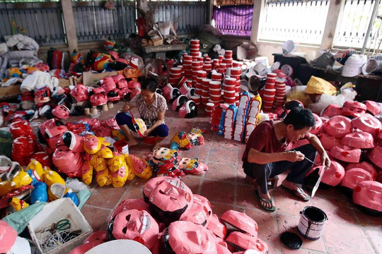Dấu thời gian ở làng nghề làm đồ chơi Trung Thu truyền thống