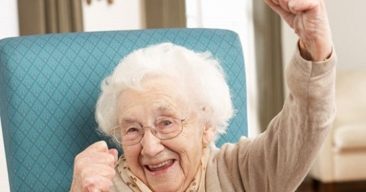 Nghiên cứu: Phụ nữ sau tuổi 60 làm được điều này có thể sống đến 90 - 100 tuổi
