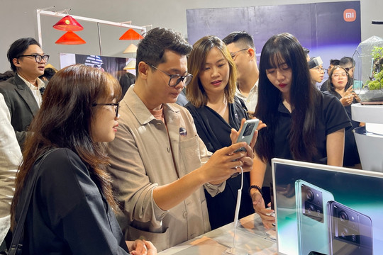Thế Giới Di Động và CellPhoneS thay nhau độc quyền bán smartphone của Xiaomi