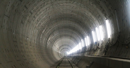 Bên trong đường hầm tàu điện đầu tiên của Việt Nam được đào bởi “siêu robot” nặng 300 tấn, nối dài đâm xuyên lòng đất nhà ga đến nhà hát đô thị sầm uất bậc nhất