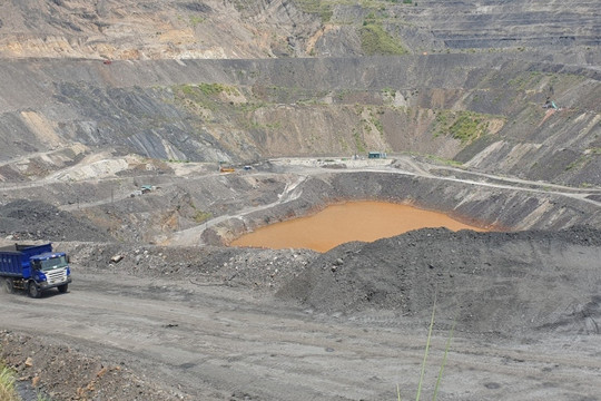 Chưa chấp thuận dùng lượng khổng lồ đất đá thải từ mỏ than làm vật liệu san lấp
