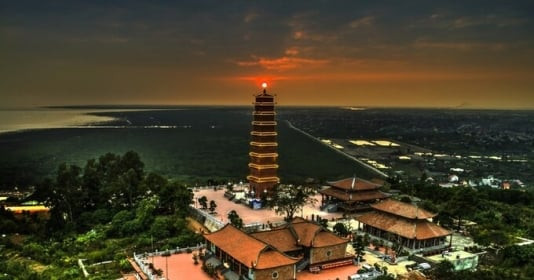 Ngắm 'rồng vàng hạ thế' trên đỉnh tòa tháp ngàn năm tuổi ở đỉnh Ngọc Sơn, Hải Phòng