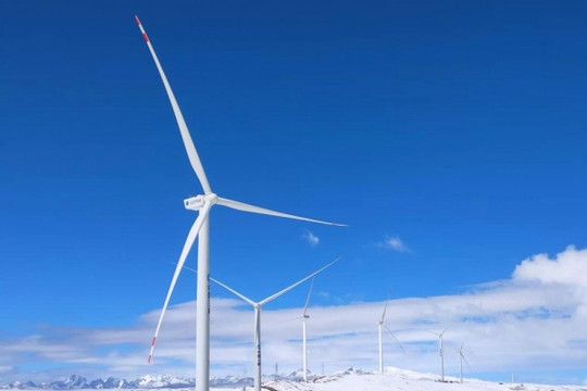 Đặt tuabin cao 5.200m so với mực nước biển, trang trại gió cao nhất Trung Quốc lập kỷ lục công suất 3,6 MW: Lại 1 "siêu phẩm" của Tập đoàn Tam Hiệp