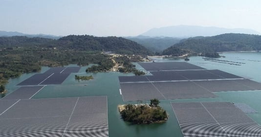 Quy mô nhà máy điện mặt trời nổi đầu tiên và lớn nhất Việt Nam: Gần 150 nghìn tấm quang điện xây dựng trên 50ha mặt nước, cung ứng khoảng 70 triệu kWh điện/năm