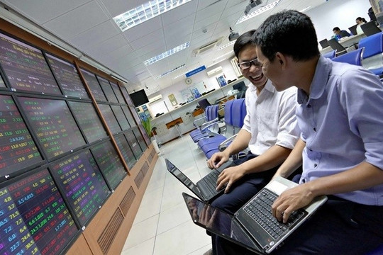 VN-Index tăng 5 phiên liên tiếp, cổ phiếu VIC rút chân cuối phiên