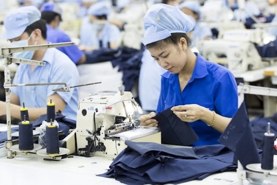 Kinh tế Việt Nam đang nhìn thấy ánh sáng cuối đường hầm: HSBC ngạc nhiên về sự phục hồi trong lĩnh vực sản xuất