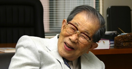 Huyền thoại y học Nhật Bản 105 tuổi chia sẻ bí quyết sống thọ