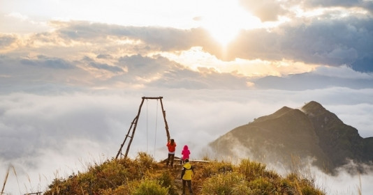 Chinh phục điểm leo núi cách Sapa chỉ 60km: Cung đường săn mây 'nặng đô' không dành cho người mới, là 1 trong 4 đỉnh cao nhất Việt Nam