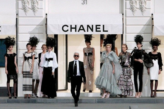 Kinh doanh "ngược đời" như Chanel: Tăng giá gấp đôi, không bán online vẫn đạt doanh thu kỷ lục