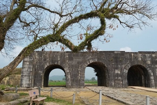 Kỳ bí tòa thành bằng đá cổ nhất Đông Nam Á: Xây dựng trong 3 tháng nhưng đã tồn tại hơn 600 trăm năm, nằm ngay tại một tỉnh miền Trung Việt Nam