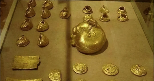Lão nông đào đất phát hiện 40 cân vàng có niên đại hàng nghìn năm, thứ quý giá nhất của “kho báu” khiến nhiều người sửng sốt