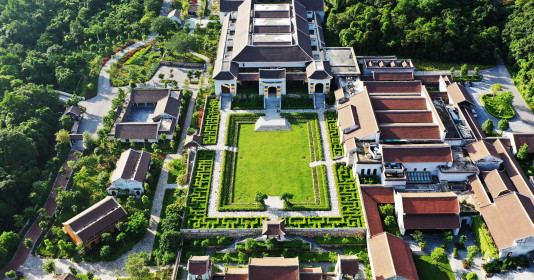 Ngỡ ngàng với công trình đồ sộ nhất Trung tâm Văn hóa Trúc Lâm Yên Tử: Do KTS lừng danh thế giới thiết kế, tổng diện tích hơn 6.000m2