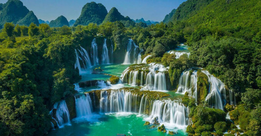 Đắm chìm trong vẻ đẹp của thác nước xuyên quốc gia hùng vĩ bậc nhất thế giới tại Việt Nam: Kiệt tác thiên nhiên, niềm tự hào của người dân vùng biên cương