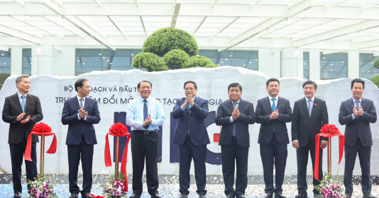 Thủ tướng Phạm Minh Chính cắt băng khánh thành Trung tâm Đổi mới sáng tạo Quốc gia NIC Hòa Lạc