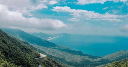 "Đèo trong biển mây" của Việt Nam lọt top "10 cung đường đẹp nhất thế giới"