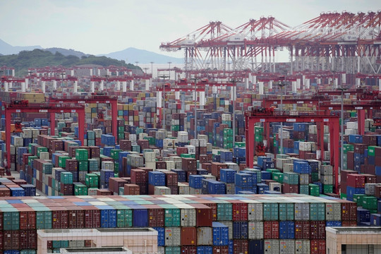 Kinh tế Trung Quốc mất đà: Xuất khẩu giảm sâu, lạm phát âm