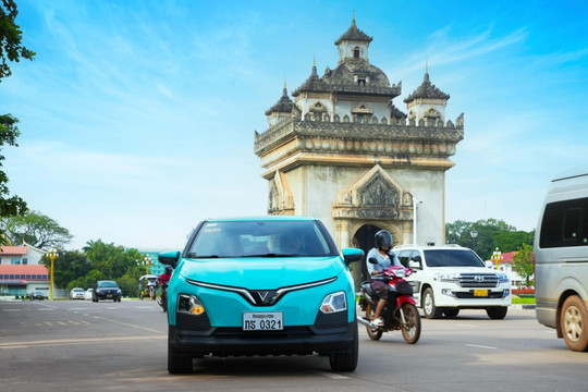 Taxi điện VinFast phủ đất Lào: Xanh SM Laos lên top 1 tìm kiếm, hé lộ ngày khai trương