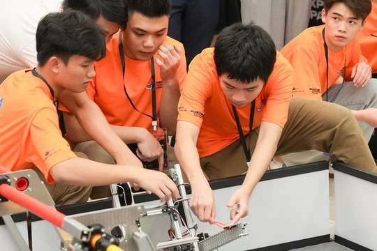 Hàng triệu học sinh Việt Nam có thêm cơ hội học tập, trải nghiệm công nghệ robot