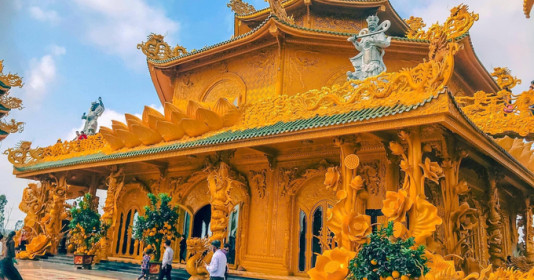 Ngôi chùa dát vàng ở Việt Nam được mệnh danh "Thái Lan thu nhỏ": Cổ tự hơn trăm năm tráng lệ, uy nghi, nằm trên đất 4ha, chỉ cách Hà Nội 1 giờ đi xe máy