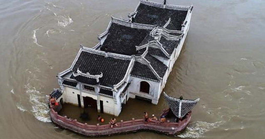 Ngôi chùa sừng sững trên dòng sông dài nhất Trung Quốc, hé lộ bí ẩn dưới mặt nước khiến bất chấp lũ lụt suốt 700 năm vẫn không hư hại