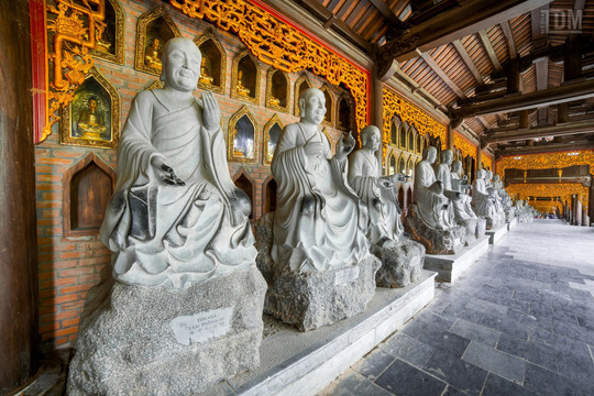 Việt Nam có ngôi chùa sở hữu hành lang La Hán 234 gian với hơn 500 pho tượng tạc từ đá dài nhất châu Á