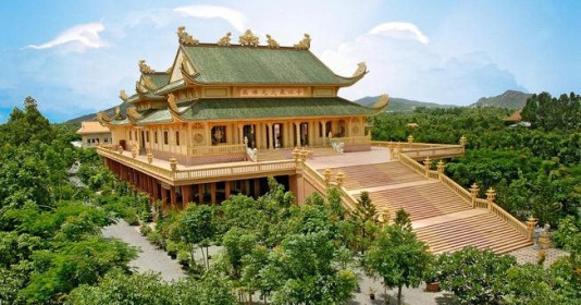 Bên trong ngôi chùa đặc biệt rộng gần 100ha, xác lập đến 6 kỷ lục quốc gia của Việt Nam