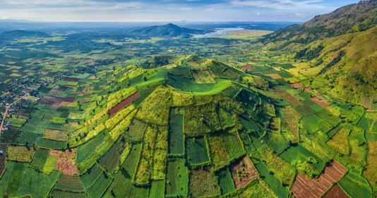 Tỉnh miền Trung rộng bằng ¾ đồng bằng sông Hồng, có diện tích đất nông nghiệp lớn nhất cả nước, sở hữu hơn 30 ngọn núi lửa trăm triệu năm tuổi