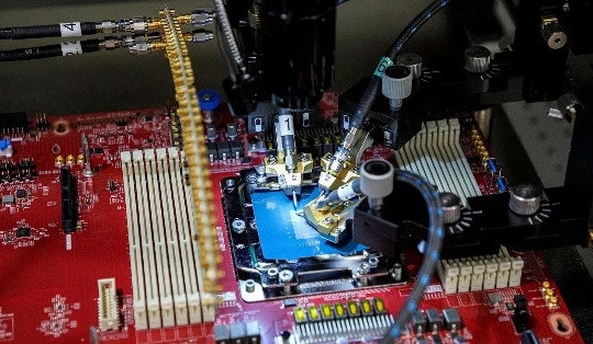 Microsoft ra mắt bộ đôi chip AI tuỳ chỉnh độc quyền