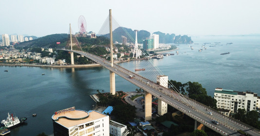 Cầu dây văng một mặt phẳng đầu tiên của Việt Nam từng đạt kỷ lục thế giới, dài hơn 2.000m, chi phí nghìn tỷ