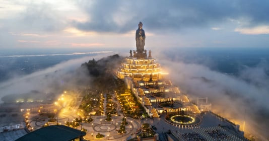 Chiêm ngưỡng "đệ nhất thiên sơn" sở hữu khu du lịch thiết kế cảnh quan đẹp nhất Việt Nam