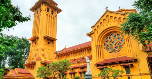 Nhà thờ cổ có kiến trúc độc đáo giữa lòng Hà Nội, là nơi tổng thống Mỹ từng đến tham dự thánh lễ