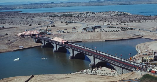Cây cầu 10.000 tấn sắp thành phế liệu bỗng được mua giá 10 triệu USD, thương vụ "buôn" cầu xuyên biên giới có 1-0-2 trong lịch sử