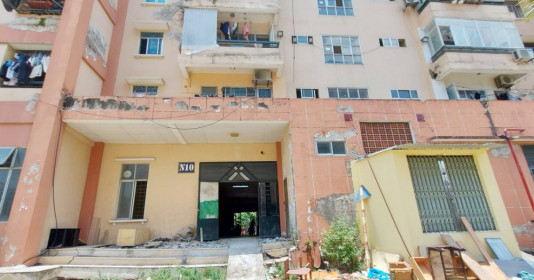 Vướng mắc cơ chế bảo trì, nhiều nhà tái định cư ở Hà Nội xuống cấp nghiêm trọng