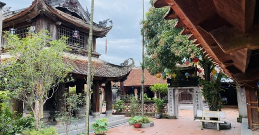 Chiêm ngưỡng kiến trúc gỗ độc đáo của ngôi chùa cổ 60 gian nổi tiếng Nam Định