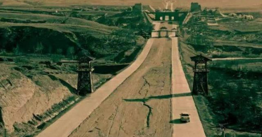 Sửng sốt “con đường cao tốc” dài 800km, làm bằng đất nhưng bền bỉ như bê tông, 2.000 năm không có lấy 1 ngọn cỏ, là "cao tốc" đầu tiên trong lịch sử Trung Quốc