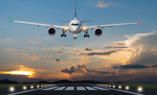 Giá nhiên liệu liên tục biến động, ngành hàng không thêm chật vật