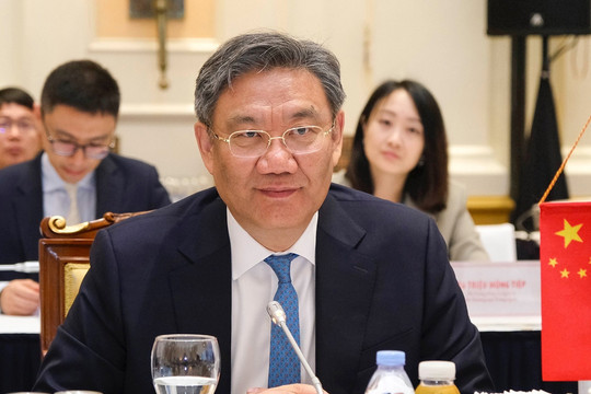Bộ trưởng Thương mại Trung Quốc nói về tháo gỡ xuất khẩu tôm hùm bông Việt Nam