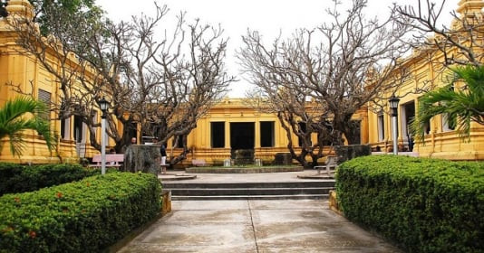 Bên trong bảo tàng trăm tuổi lâu đời nhất Việt Nam rộng gần 7.000m2, là nơi lưu giữ đến 6 bảo vật quốc gia