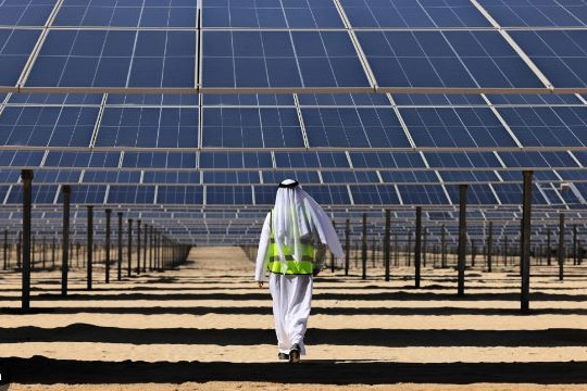 Trung Quốc hoàn thành nhà máy điện mặt trời lớn nhất thế giới: Bao phủ 20km2 sa mạc, đột phá với công nghệ tối tân nhất