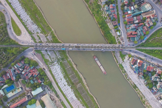 Cây cầu quay đầu tiên ở Việt Nam, ra đời trước "kỳ quan" trên sông Hàn cả trăm năm, dầm cầu được làm từ loại hợp kim thép chế tạo riêng