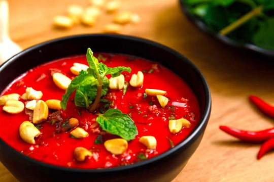 Sự thật về lời đồn thức ăn màu đỏ giúp bổ máu, có món nhiều người Việt mê