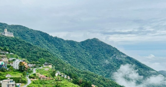 Khám phá một thị trấn ở miền Bắc Việt Nam lần thứ hai đón nhận giải thưởng “Thị trấn du lịch hàng đầu thế giới”, nơi được ví đẹp tựa xứ sở sương mù ở Anh Quốc