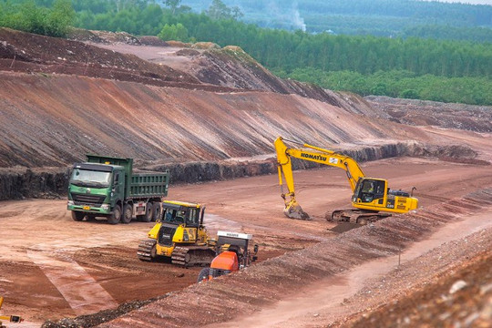 Bộ GTVT đề nghị đẩy nhanh thủ tục cho 9 mỏ vật liệu xây cao tốc