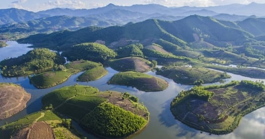 Bên trong khu dự trữ sinh quyển lớn nhất Đông Nam Á của Việt Nam rộng 1,3 triệu ha, được UNESCO công nhận là khu dự trữ sinh quyển thế giới