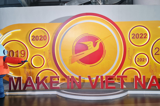 Diễn đàn quốc gia về phát triển doanh nghiệp công nghệ số Make in Viet Nam 2023
