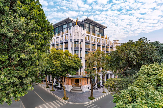 Khách sạn mang kiến trúc hoàng gia duy nhất Việt Nam từng được báo Mỹ ca ngợi 'khách sạn nổi bật nhất châu Á': BlackPink từng lưu trú, giá cao nhất đến 100 triệu/đêm