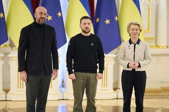 EU ra quyết định lịch sử, đồng ý mở đàm phán kết nạp Ukraine