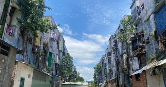 Hơn 2.000 người dân Đà Nẵng thấp thỏm sống trong chung cư 'chờ sập'